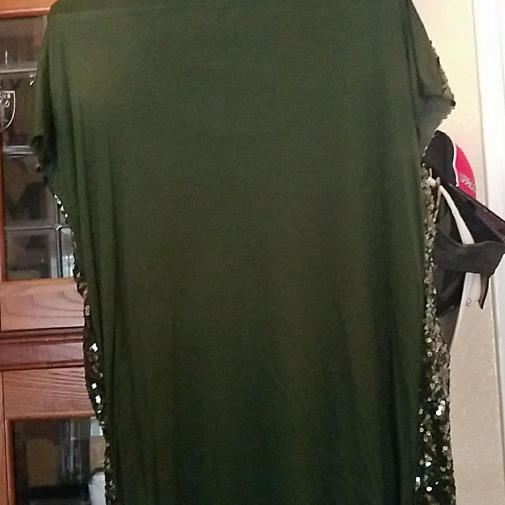 Women's shimmy top perfect for the Christmas parties - Picture 3 of 3